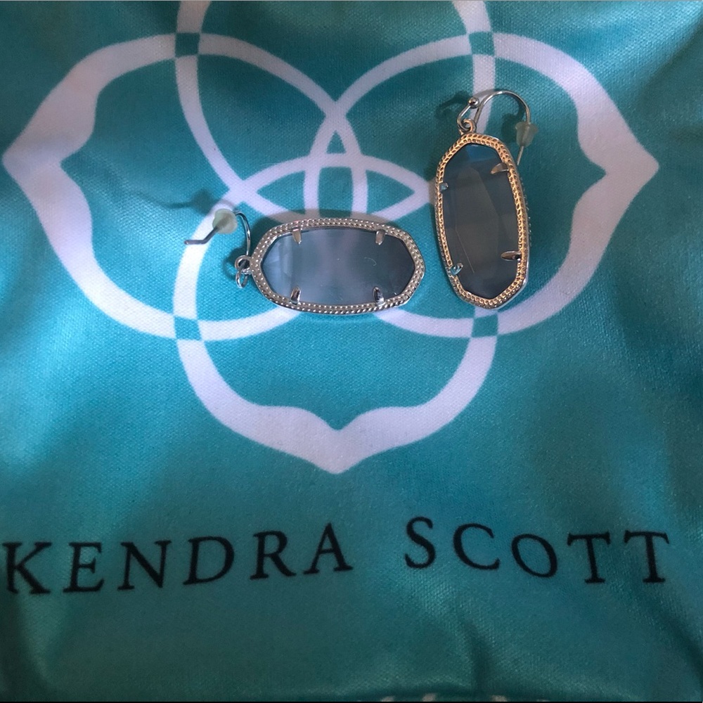 Kendra Scott silver drop earrings - Picture 2 of 3